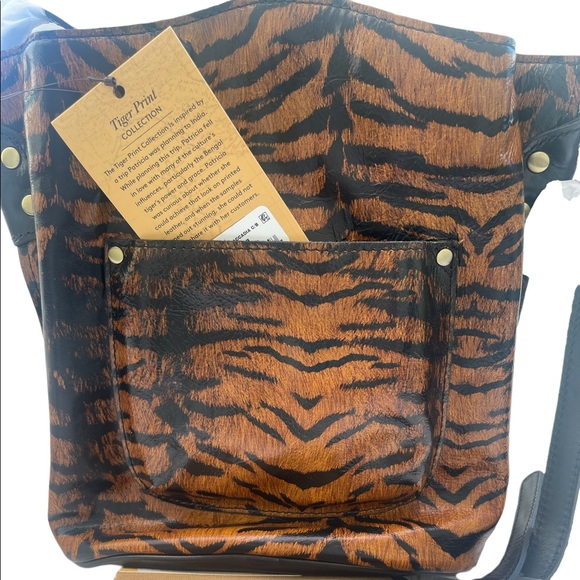 Patricia Nash Leather Accadia Bucket Crossbody Tiger - Picture 2 of 8
